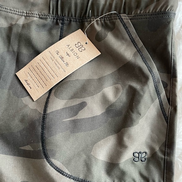 Albion Jetsetter Joggers. NWT - Picture 4 of 4